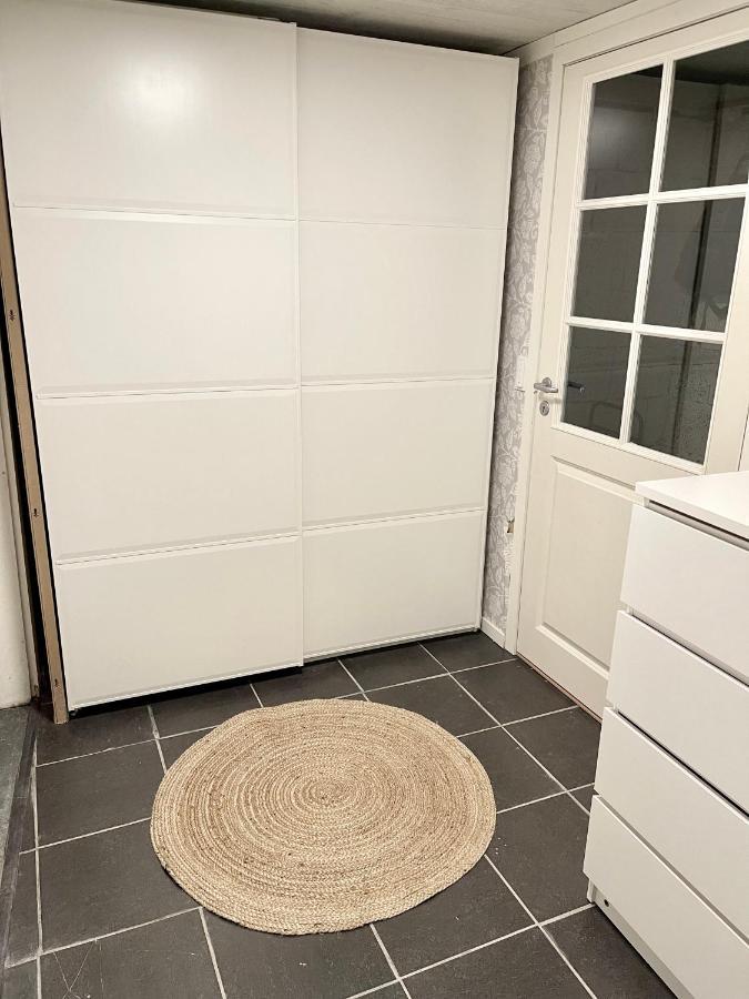 Appartement One Bedroom Basement In The *